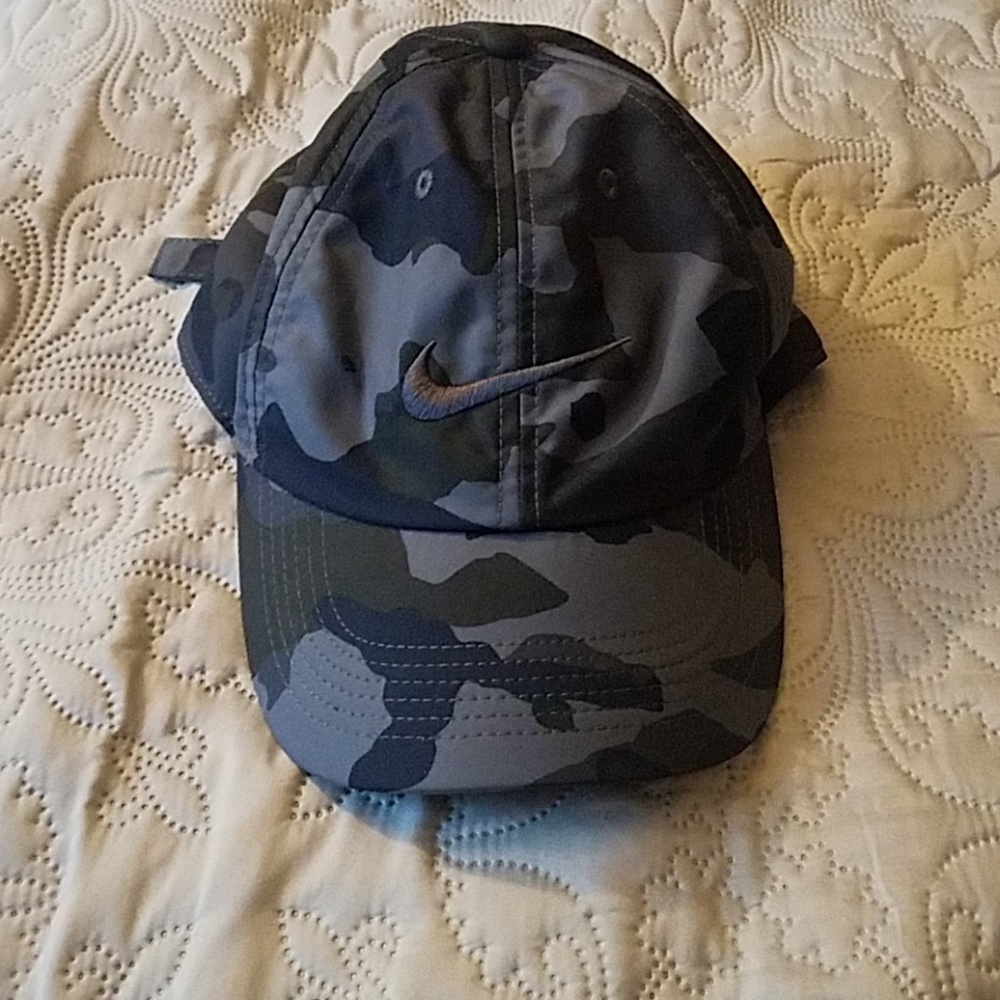 New without tags Nike hat